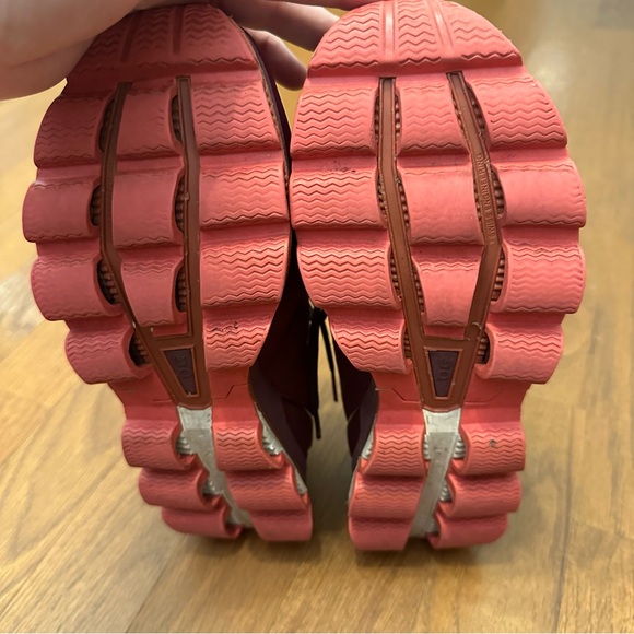 On Clouds Cloudsurfer Women’s Size 8 Shoes Maroon Peach Laceup Running Shoes - Picture 9 of 10